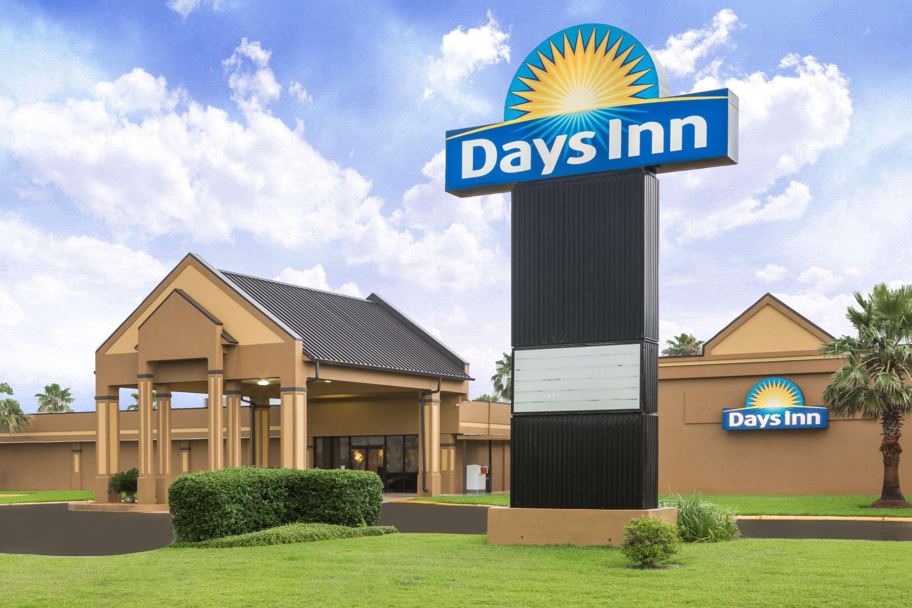Days Inn & Suites By Wyndham Jennings Exteriör bild