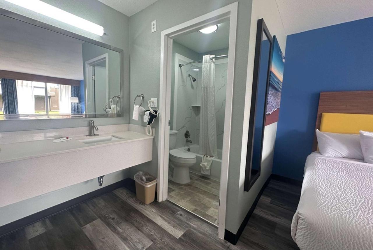 Days Inn & Suites By Wyndham Jennings Exteriör bild