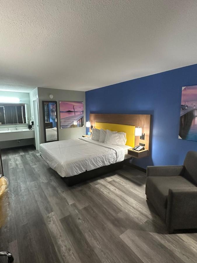 Days Inn & Suites By Wyndham Jennings Exteriör bild