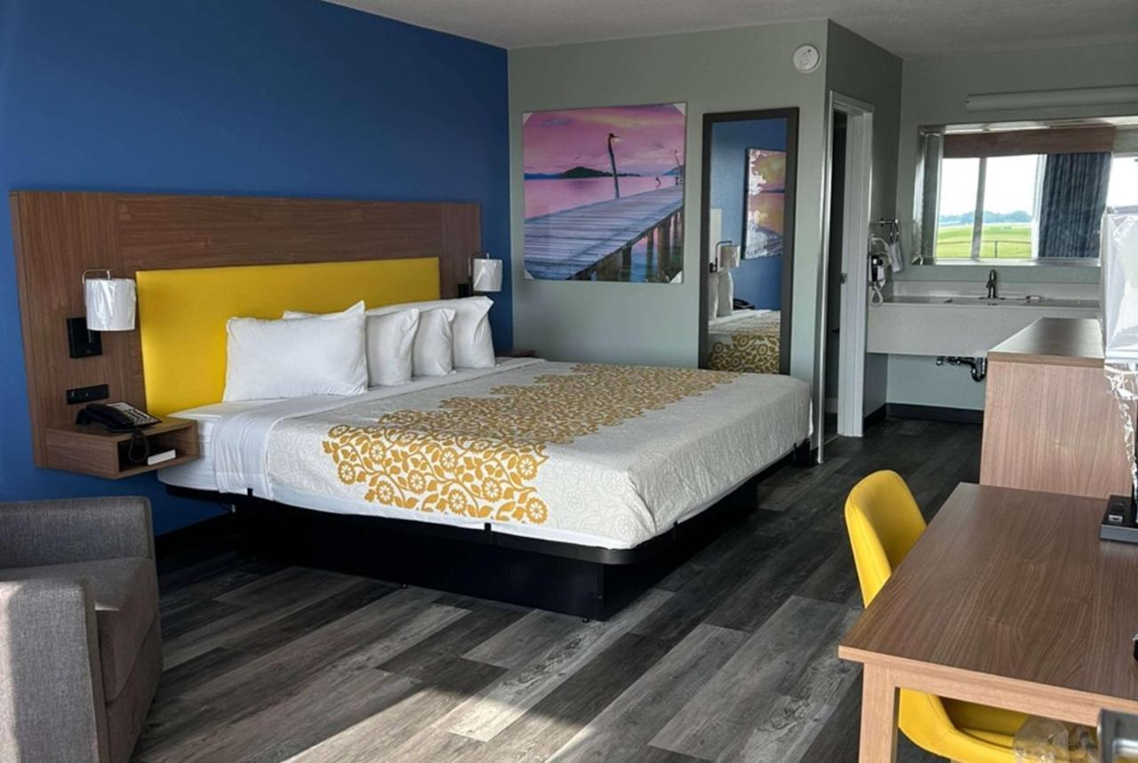 Days Inn & Suites By Wyndham Jennings Exteriör bild