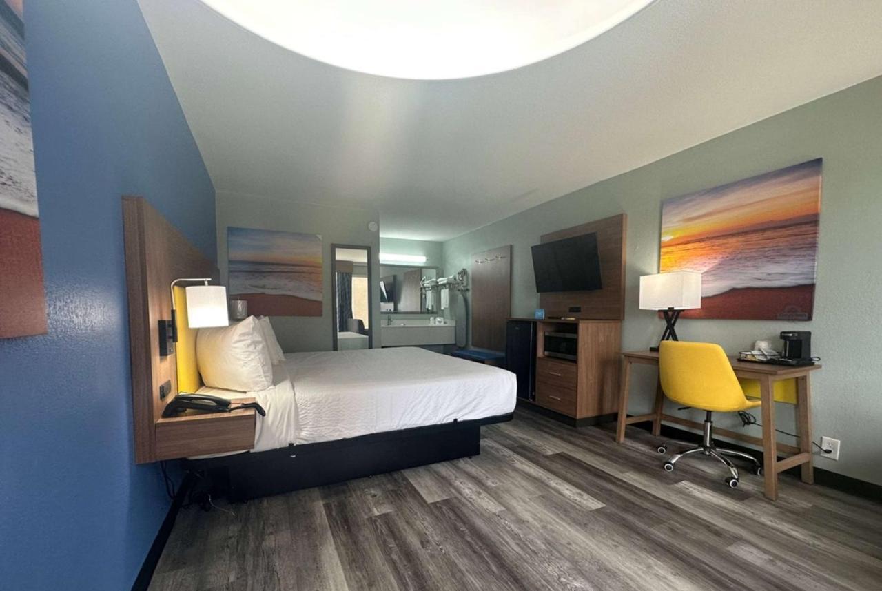 Days Inn & Suites By Wyndham Jennings Exteriör bild