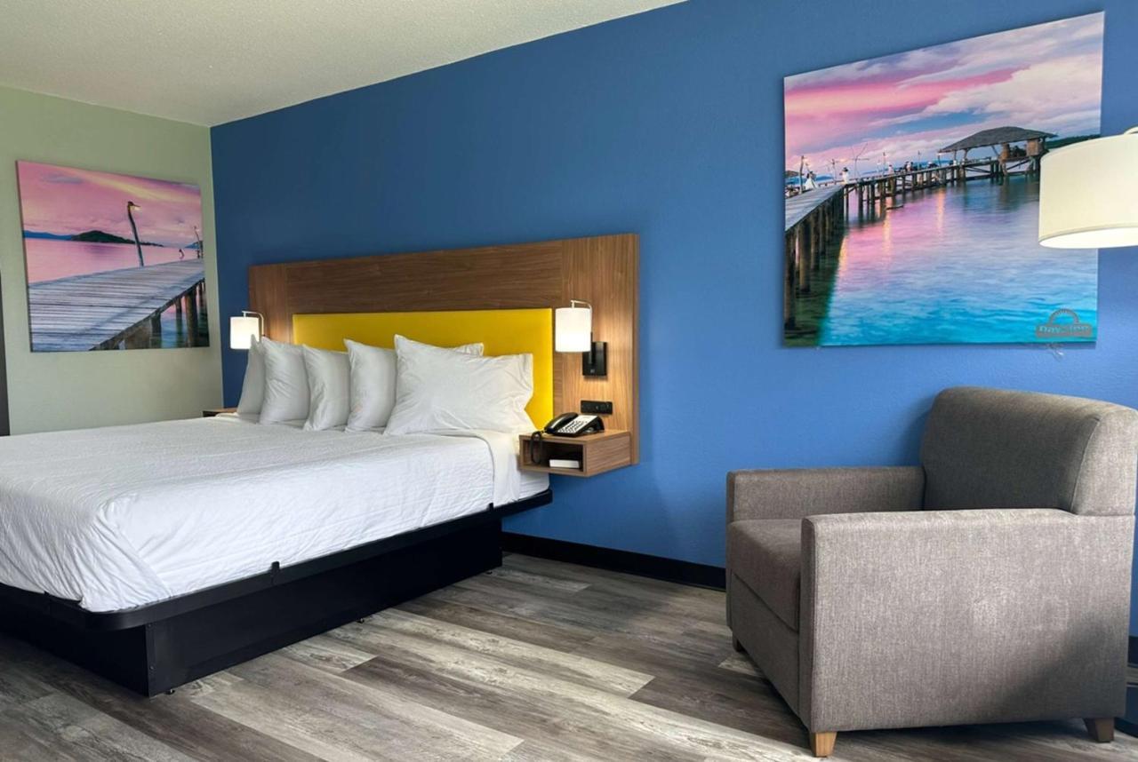Days Inn & Suites By Wyndham Jennings Exteriör bild