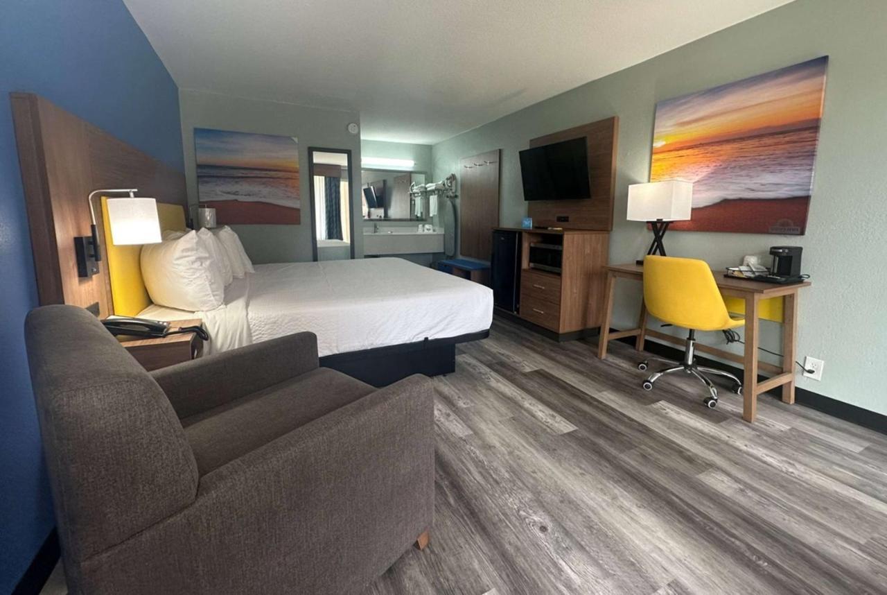 Days Inn & Suites By Wyndham Jennings Exteriör bild